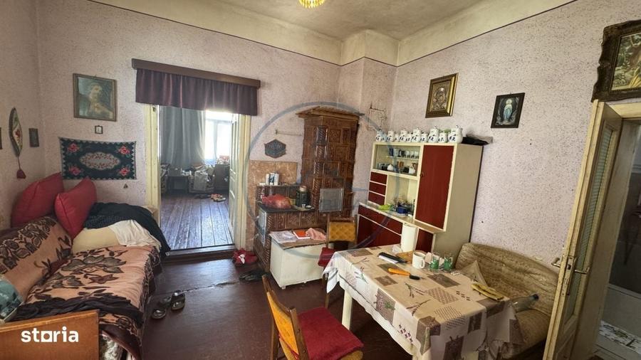 Casă cu 4 camere în Lelești