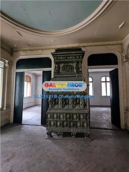 Casă cu 10 camere cu Teren 521 Mp în Cișmigiu