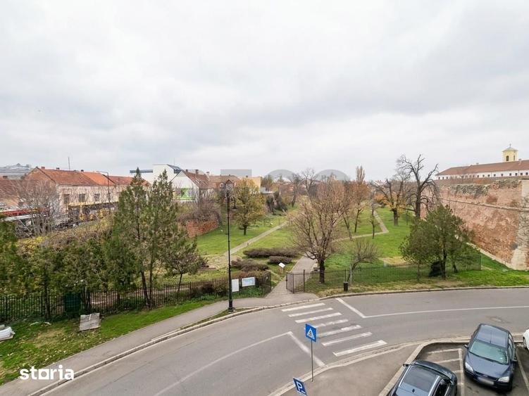 Apartament cu 4 camere în Centru Civic
