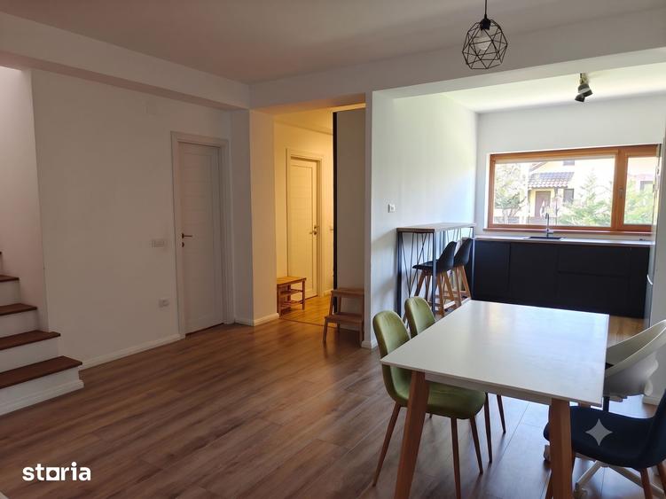 Casă cu 4 camere cu Teren 250 Mp în 1 Decembrie