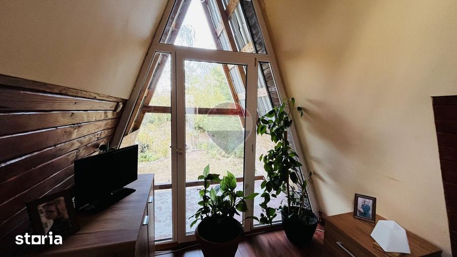 Casă cu 4 camere cu Teren 959 Mp în Lăzăreni