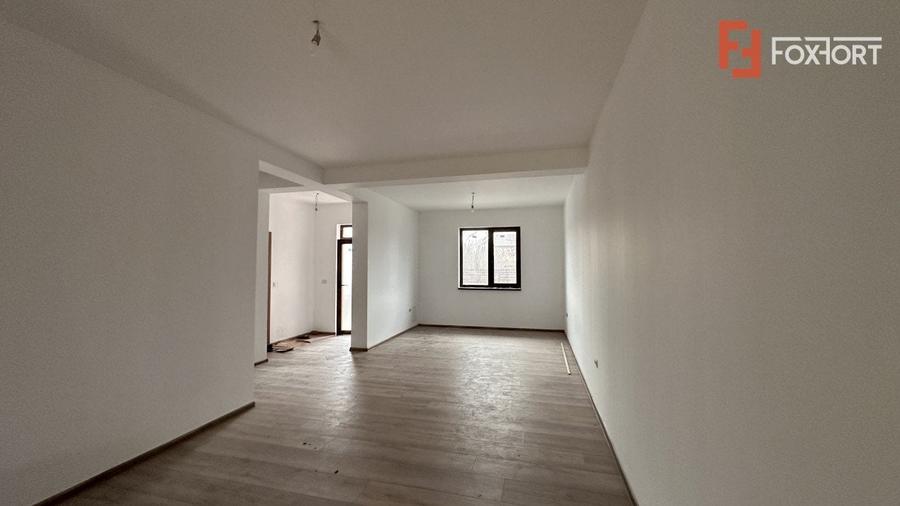 Duplex cu 4 camere cu Canalizare în Chișoda