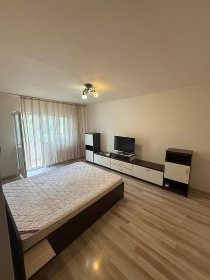 Apartament cu 2 camere decomandat în Gară