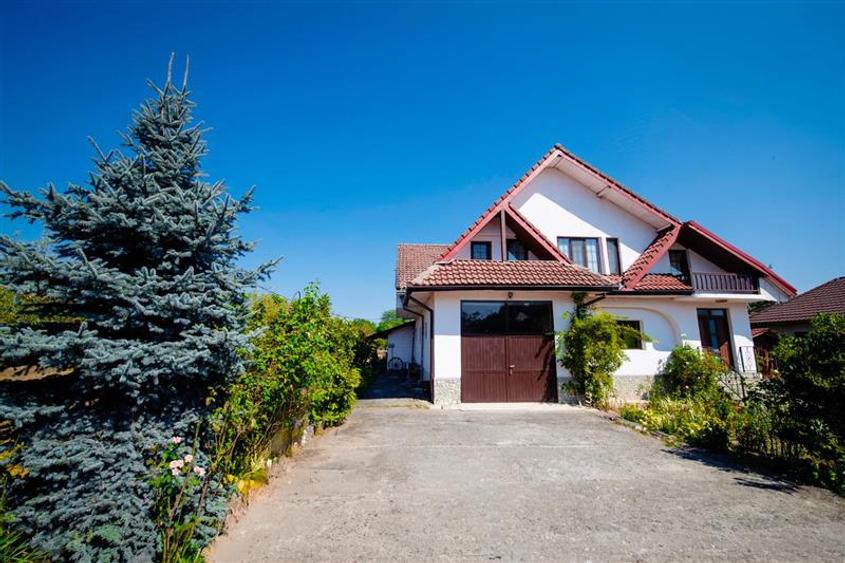 Hotel/Pensiune, de 579.40002441406 mp, în Runcu