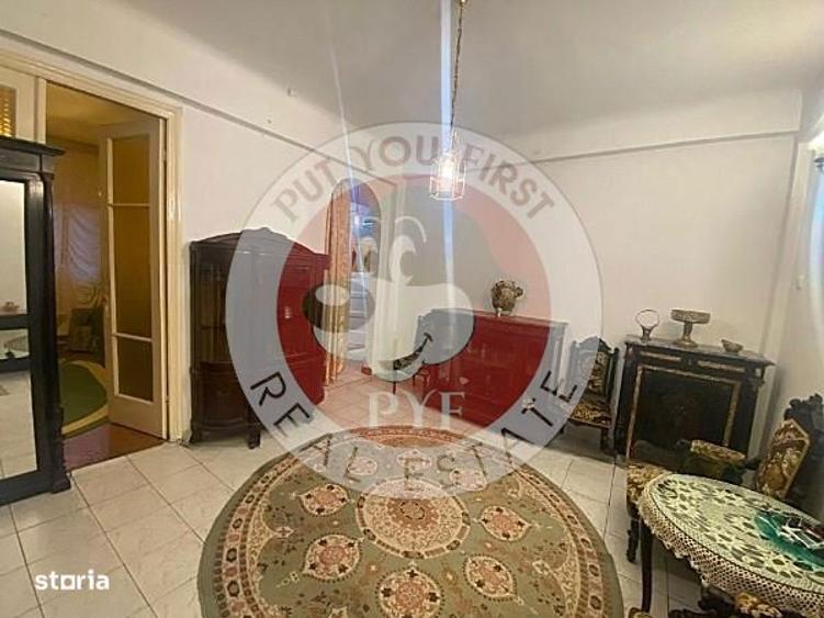 Apartament cu 3 camere semidecomandat în Universitate