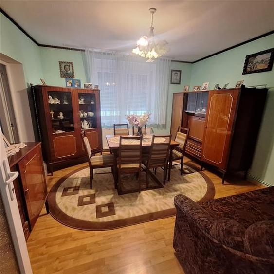 Casă individuală cu 4 camere cu Canalizare în Exterior Est