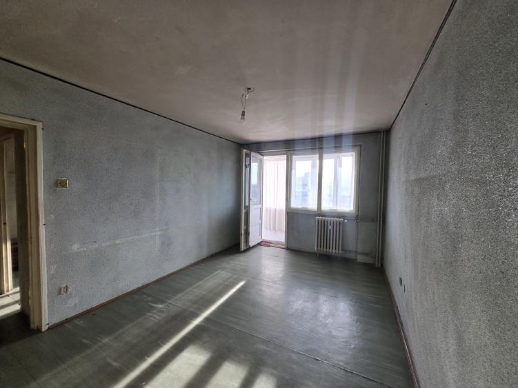 Apartament cu 3 camere decomandat în Drumul Taberei