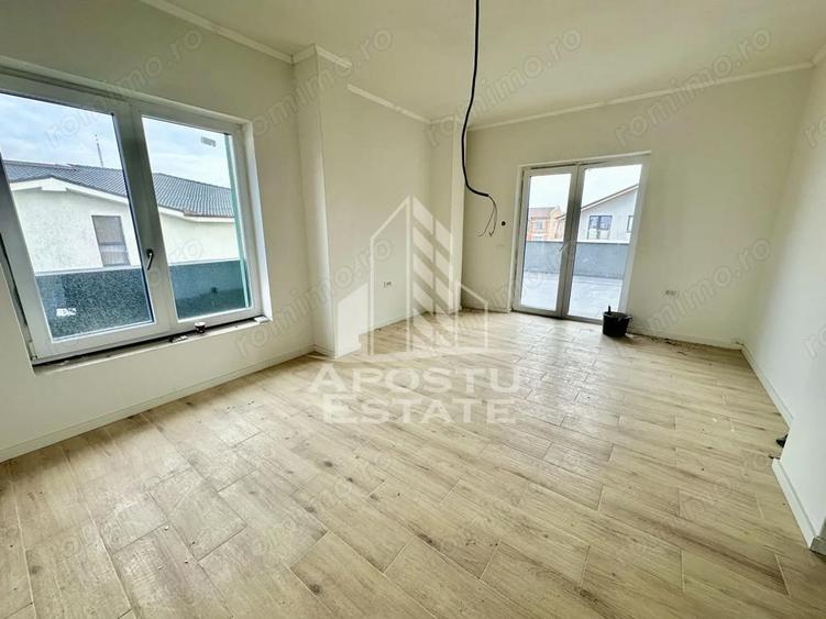 Apartament cu 4 camere decomandat în Giroc