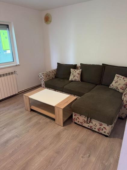 Apartament cu 2 camere decomandat în Precista