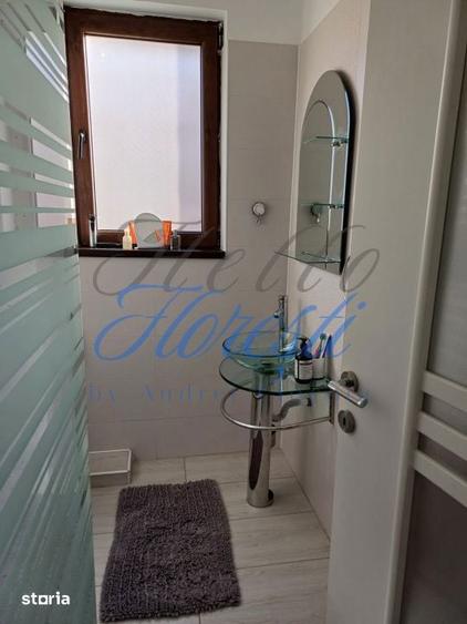 Casă cu 5 camere cu Canalizare în Florești