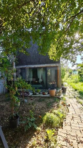 Casă cu 2 camere cu Teren 1300 Mp în Brezoaia