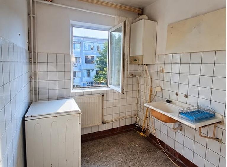 Apartament cu 2 camere nedecomandat în Primăverii