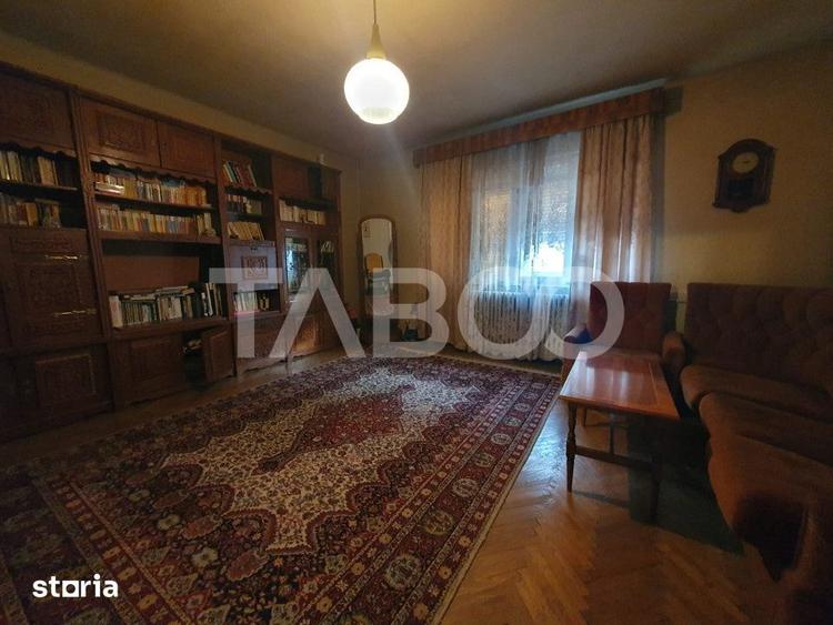 Casă cu 4 camere cu Teren 374 Mp în Central
