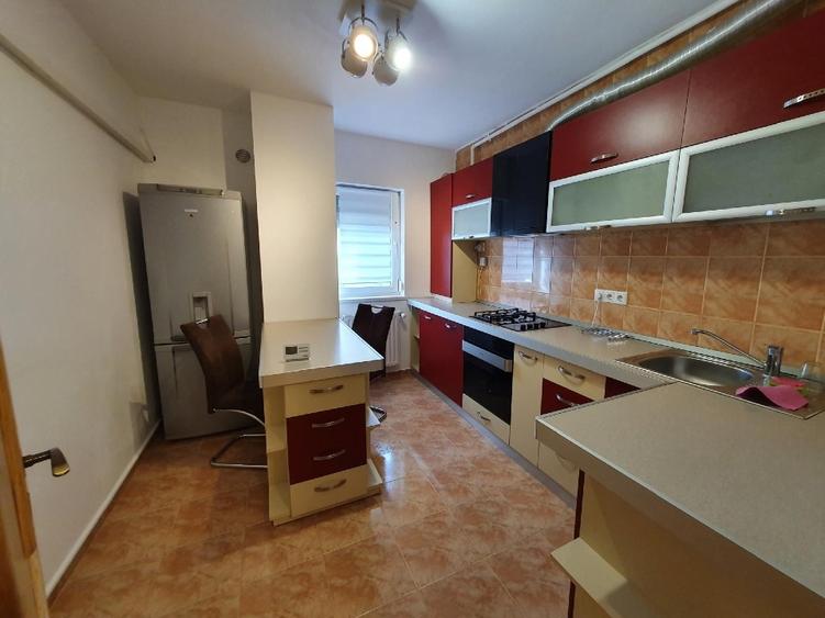 Apartament cu 2 camere decomandat în Aradului