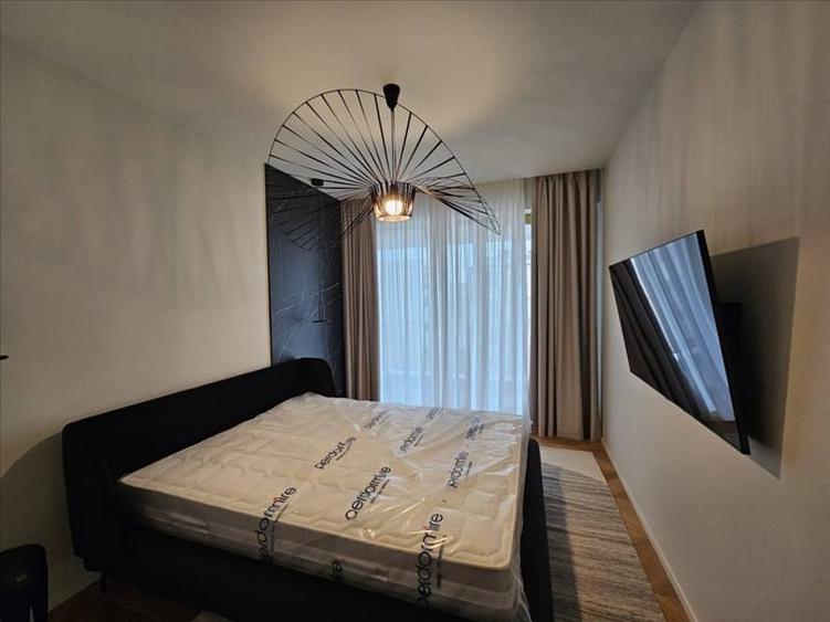 Apartament cu 3 camere decomandat, mobilat în Faleza Nord