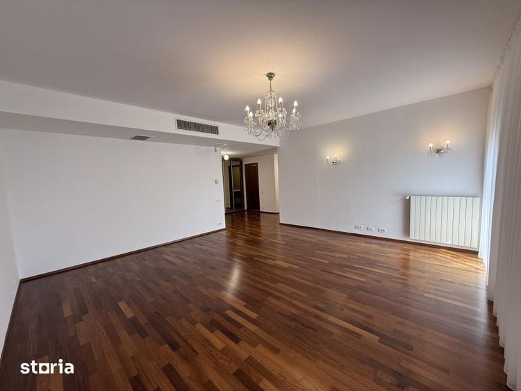 Apartament cu 4 camere, mobilat în Băneasa