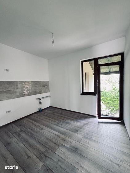 Casă cu 5 camere decomandat cu Teren 400 Mp în Chișoda