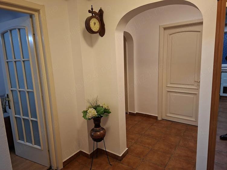 Apartament cu 4 camere decomandat în Brazda lui Novac