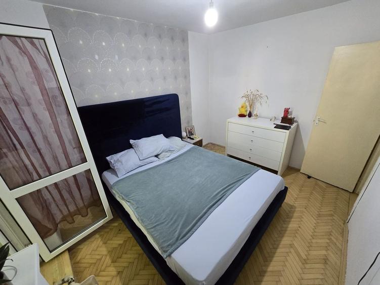 Apartament cu 3 camere semidecomandat, mobilat în Girocului