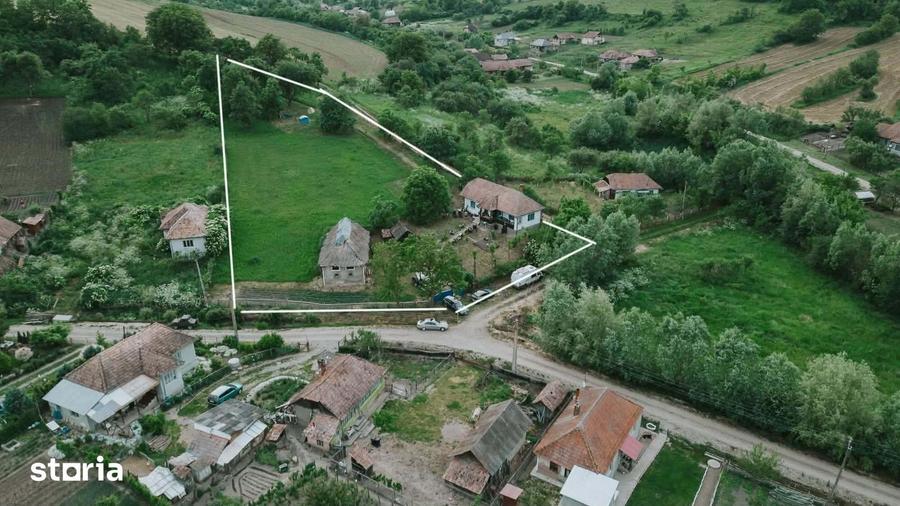 Casă cu 2 camere cu Teren 5032 Mp în Geaca