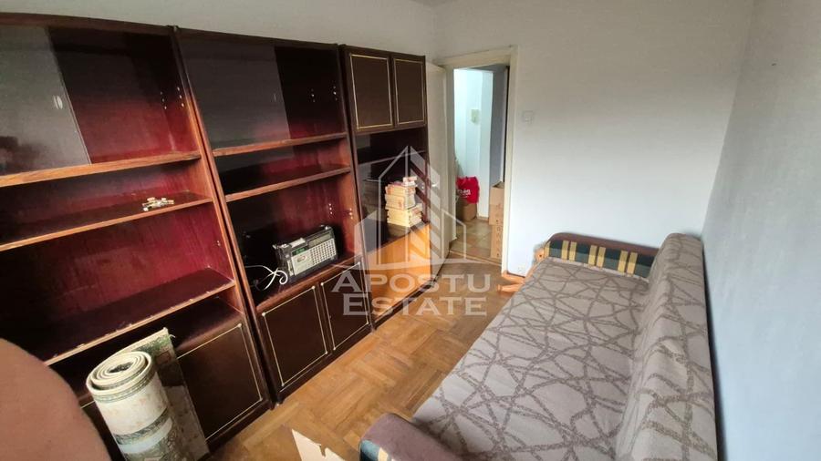 Apartament cu 3 camere nedecomandat, mobilat în Șagului