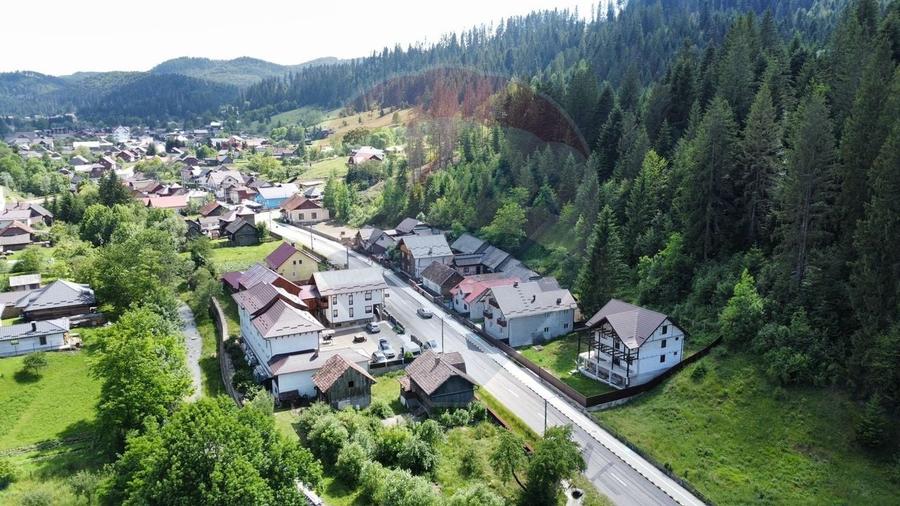 Casă cu 7 camere cu Teren 300 Mp în Voroneț