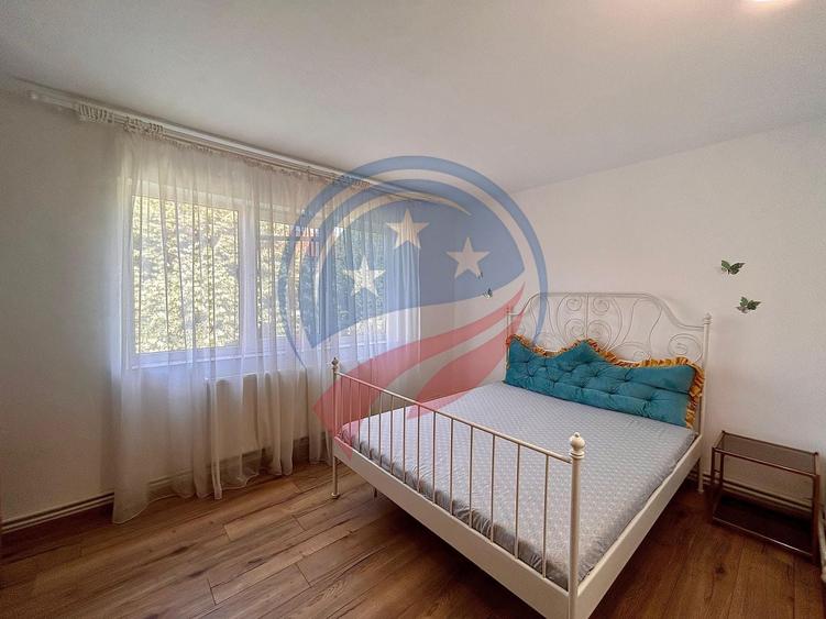 Apartament cu 3 camere decomandat în Rovine