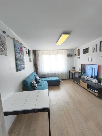 Apartament cu 2 camere decomandat în Tractorul