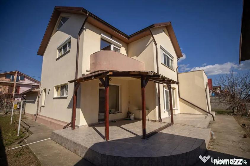Casă cu 6 camere cu Teren 558 Mp în Central