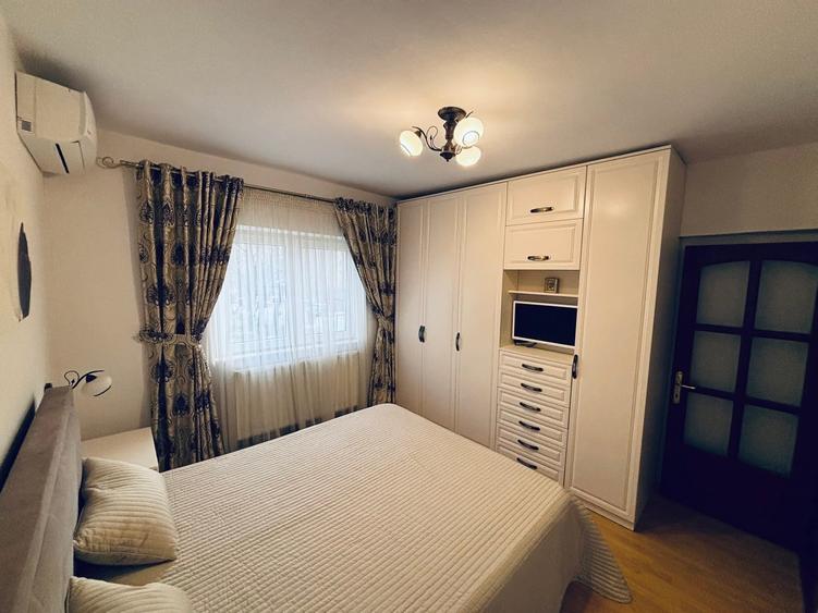 Apartament cu 4 camere, mobilat în Central