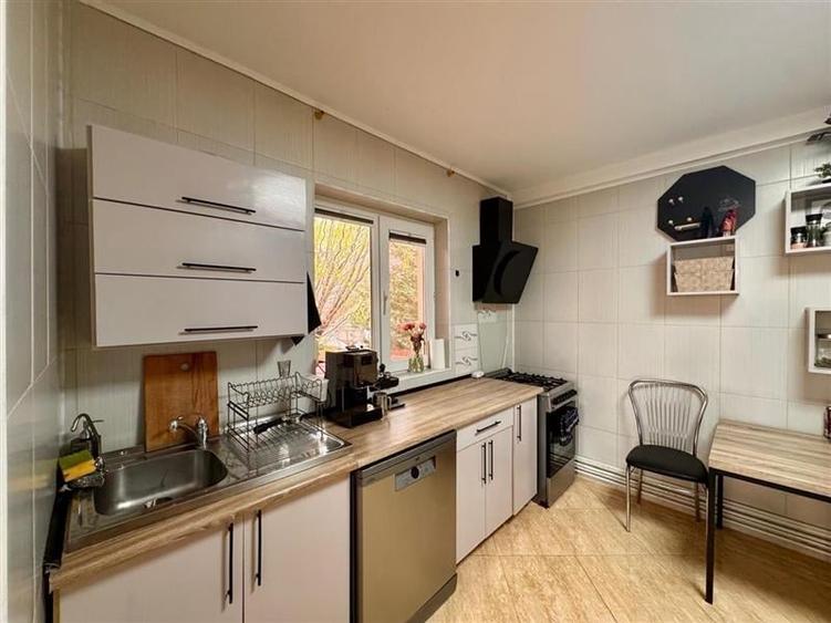 Casă individuală cu 4 camere cu Teren 1670 Mp în Bârnova