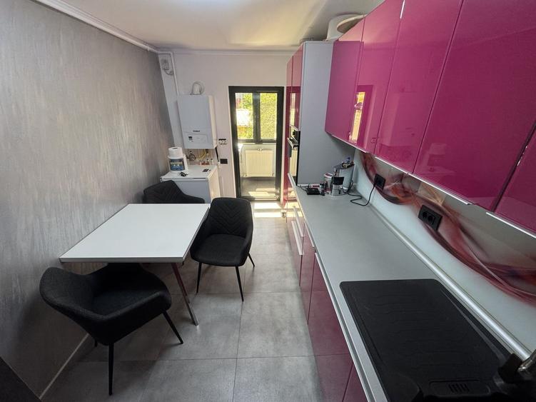 Apartament cu 3 camere decomandat, mobilat în Inel I