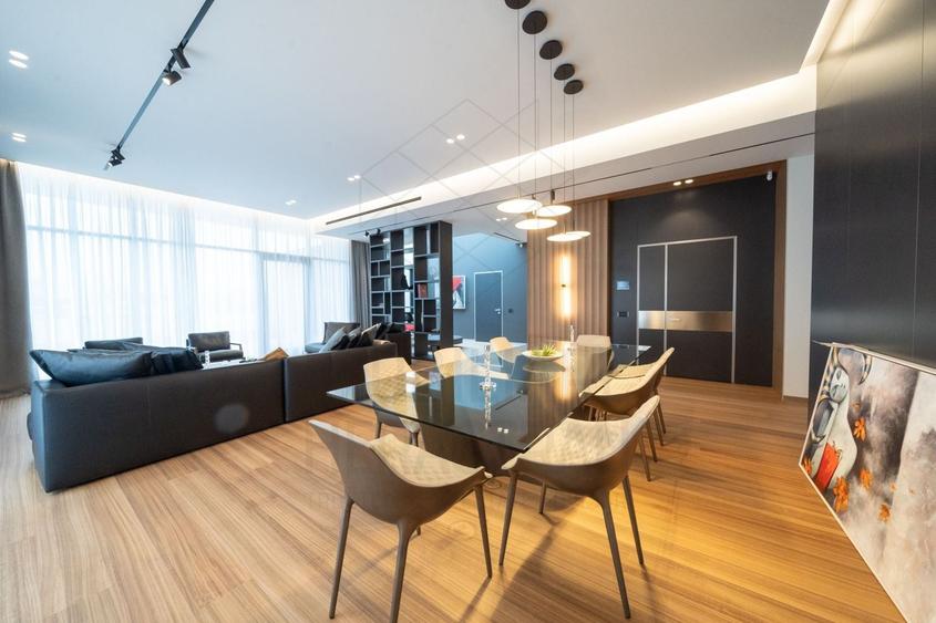 Penthouse cu 5 camere decomandat, mobilat în Băneasa
