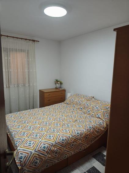 Casă individuală cu 4 camere cu Teren 11000 Mp în Central