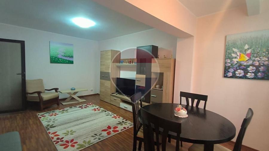 Apartament cu 2 camere decomandat, mobilat în Micro 13
