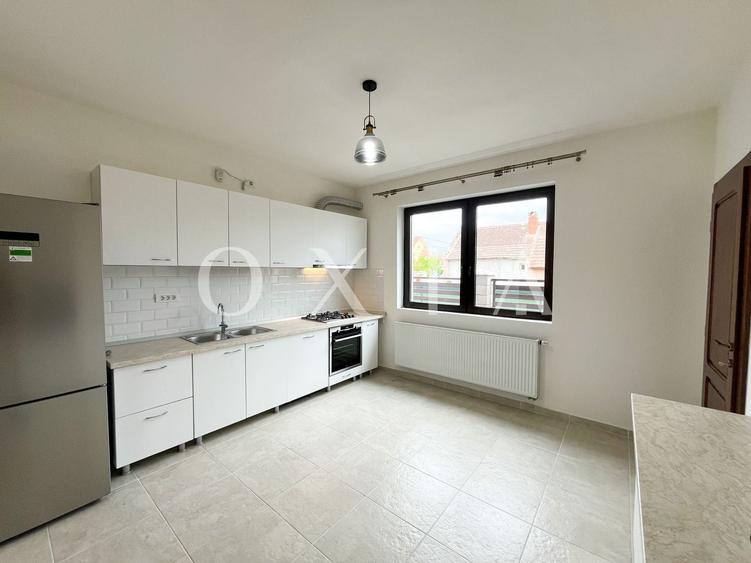 Duplex cu 4 camere cu Canalizare în Giroc