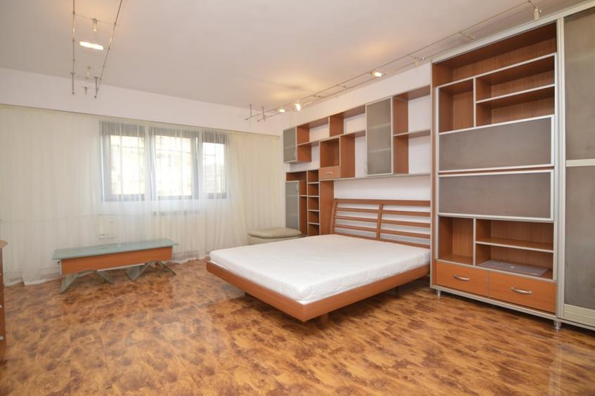 Apartament cu 3 camere decomandat, mobilat în Unirii