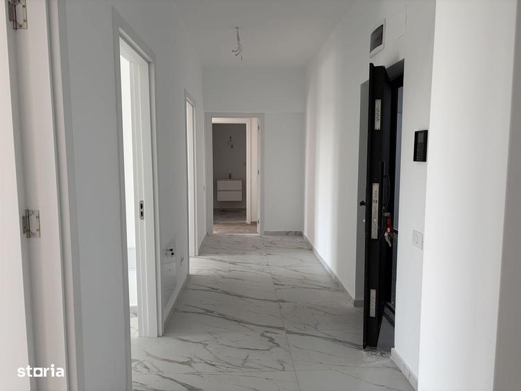 Apartament cu 3 camere în Uverturii