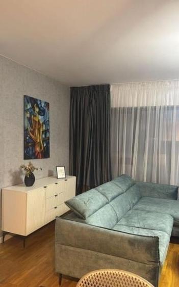 Apartament cu 2 camere semidecomandat, mobilat în Băneasa