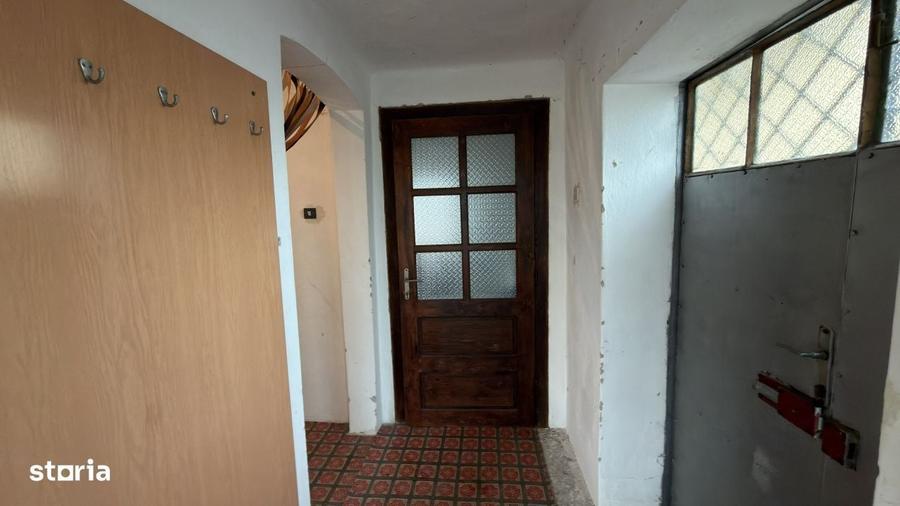 Casă cu 3 camere cu Teren 4108 Mp în Central