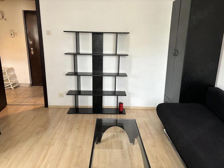 Pers.fizica vind garsoniera tip D zona Decebal ,pe soare cu balcon - 3