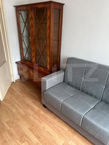 Apartament cu 3 camere decomandat, mobilat în Tractorul