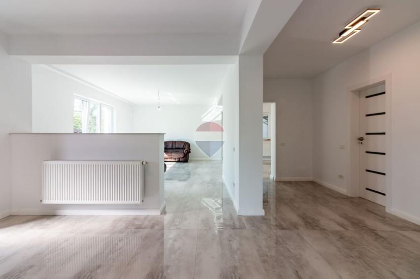 Casă individuală cu 4 camere cu Teren 1495 Mp în Bolintin-Deal