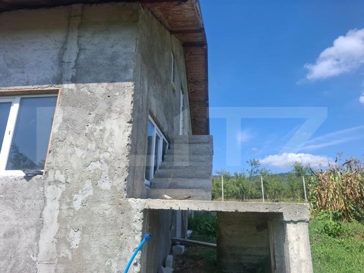 Casă individuală cu 6 camere cu Teren 1832 Mp în Glodeni