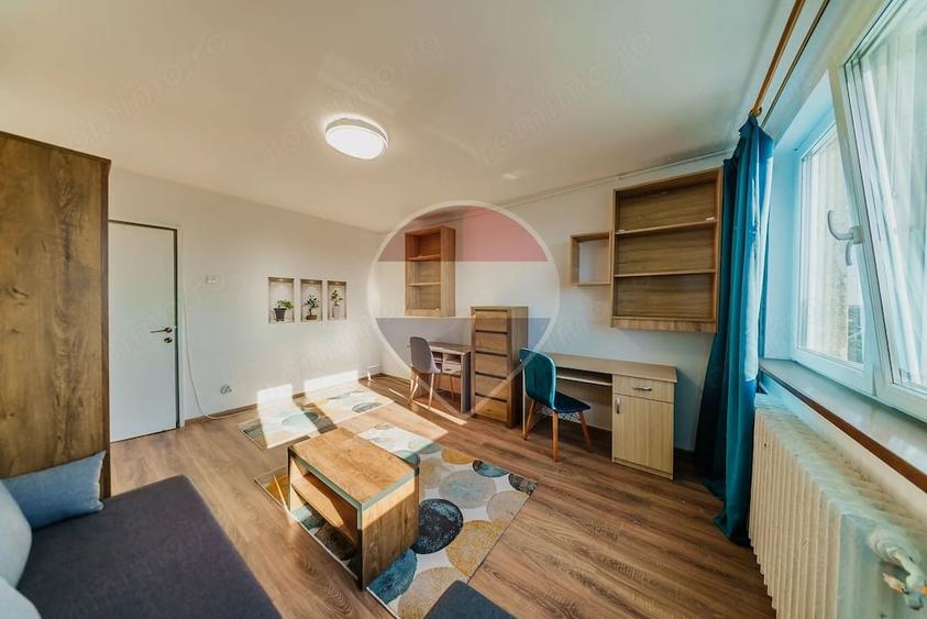 Apartament cu 2 camere decomandat în Romanilor
