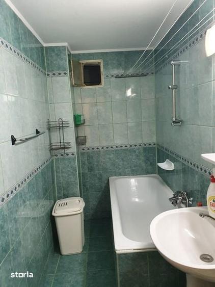 Inchiriez apartament 3 camere - 4