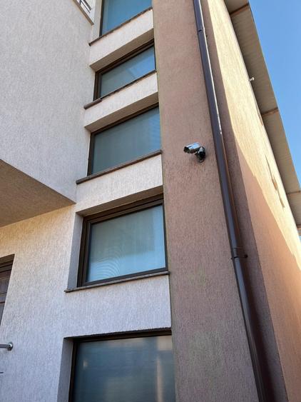 Casă individuală cu 8 camere cu Teren 226 Mp în Central