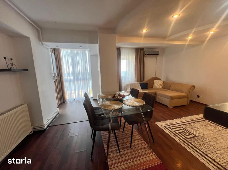 Apartament cu 3 camere decomandat în Delfinariu