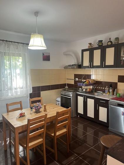 Casă cu 4 camere decomandat cu Teren 350 Mp în Lunca Cetățuii