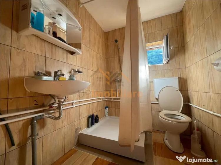 Casă cu 6 camere cu Teren 325 Mp în Remeți